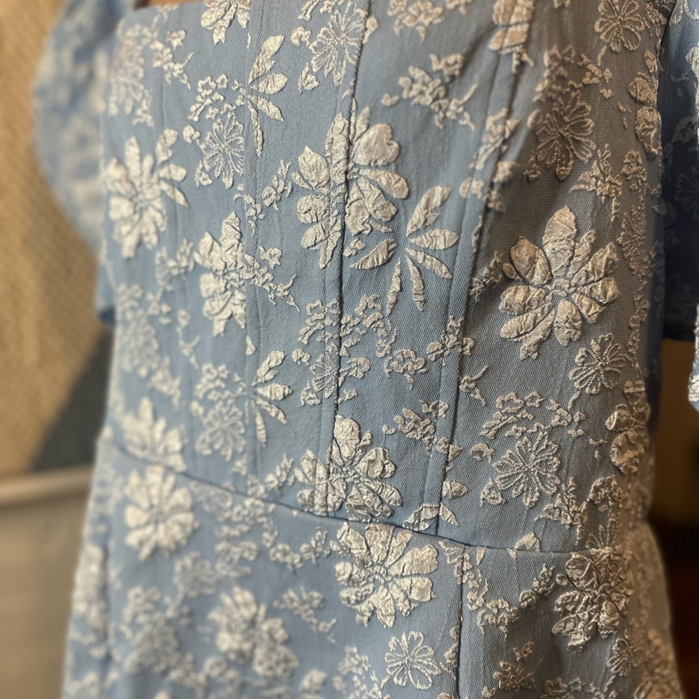 SHEIN Blue and White Floral Embossed Dress - Picture 3 of 8